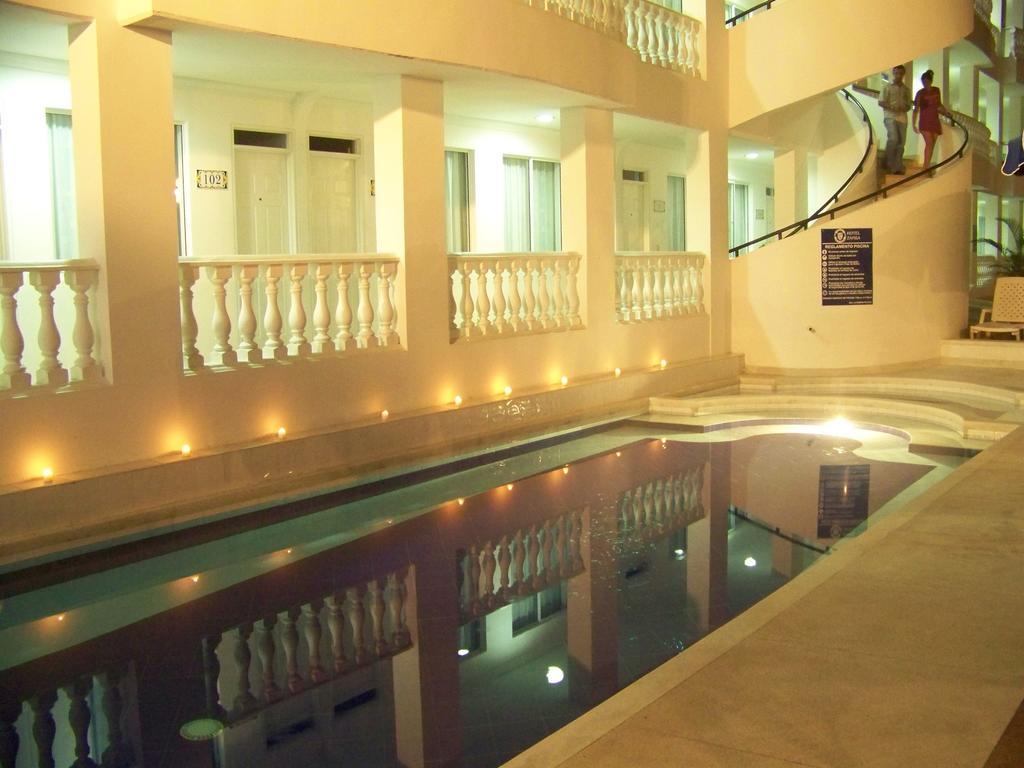 Hotel Zamba Хирардот Екстериор снимка