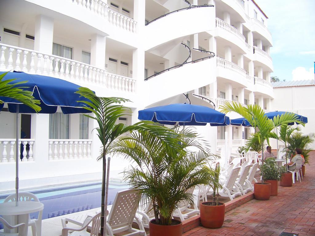 Hotel Zamba Хирардот Екстериор снимка