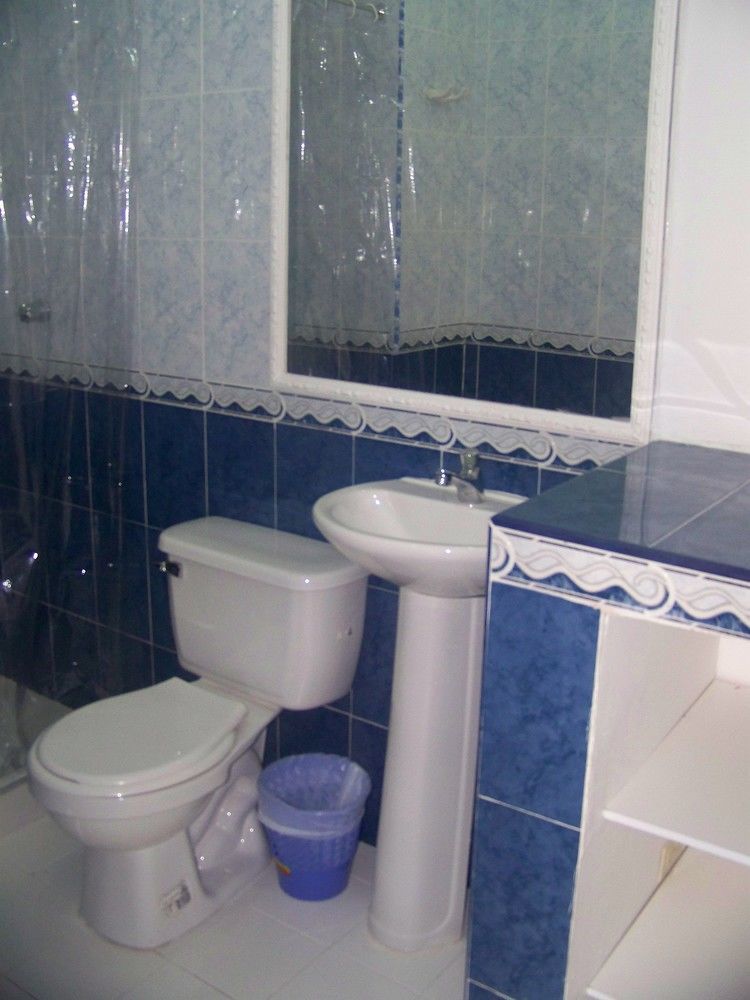 Hotel Zamba Хирардот Екстериор снимка