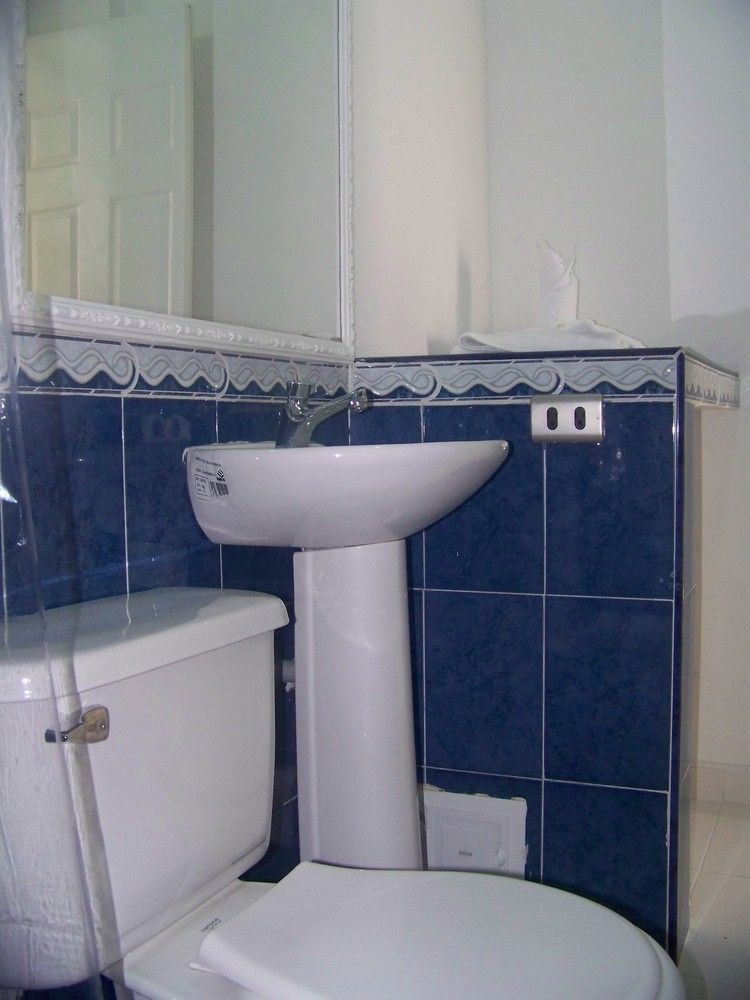 Hotel Zamba Хирардот Екстериор снимка