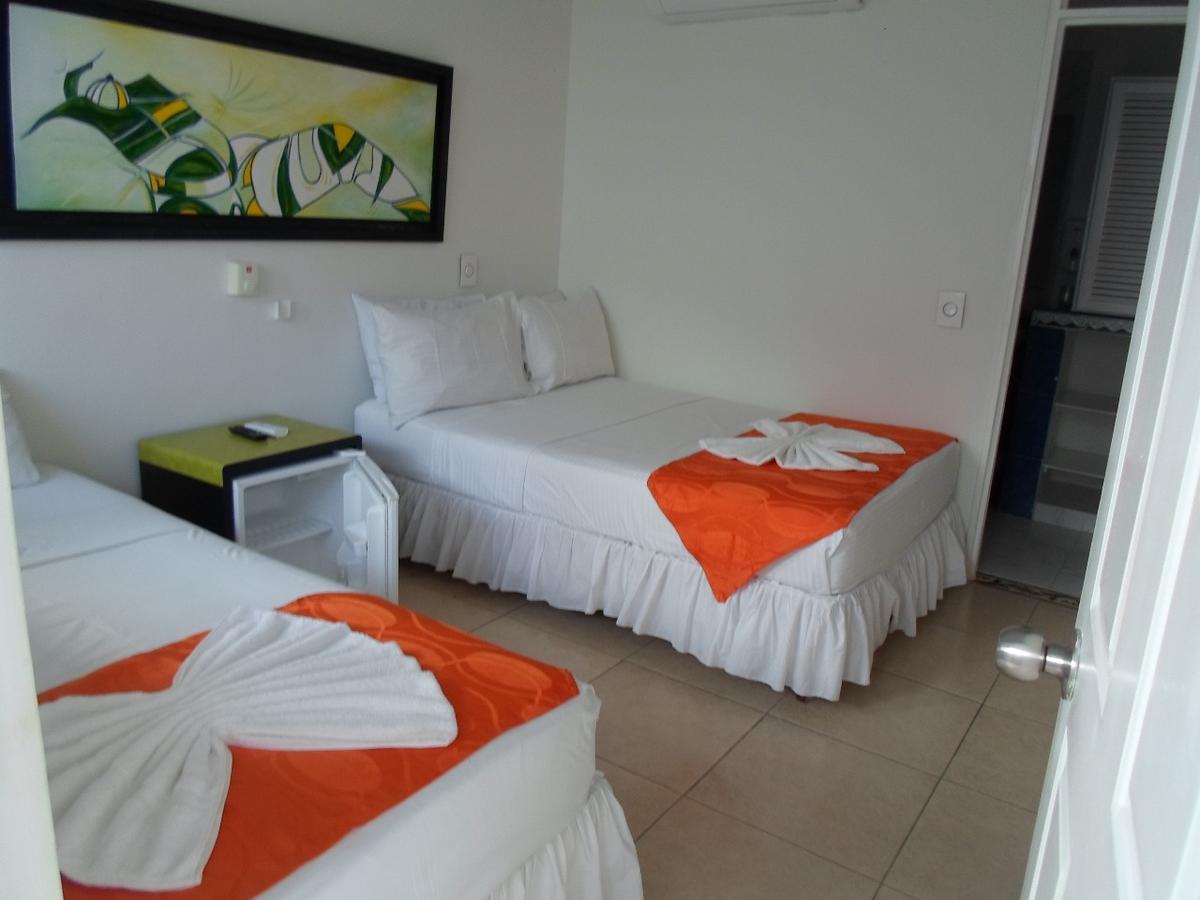 Hotel Zamba Хирардот Екстериор снимка