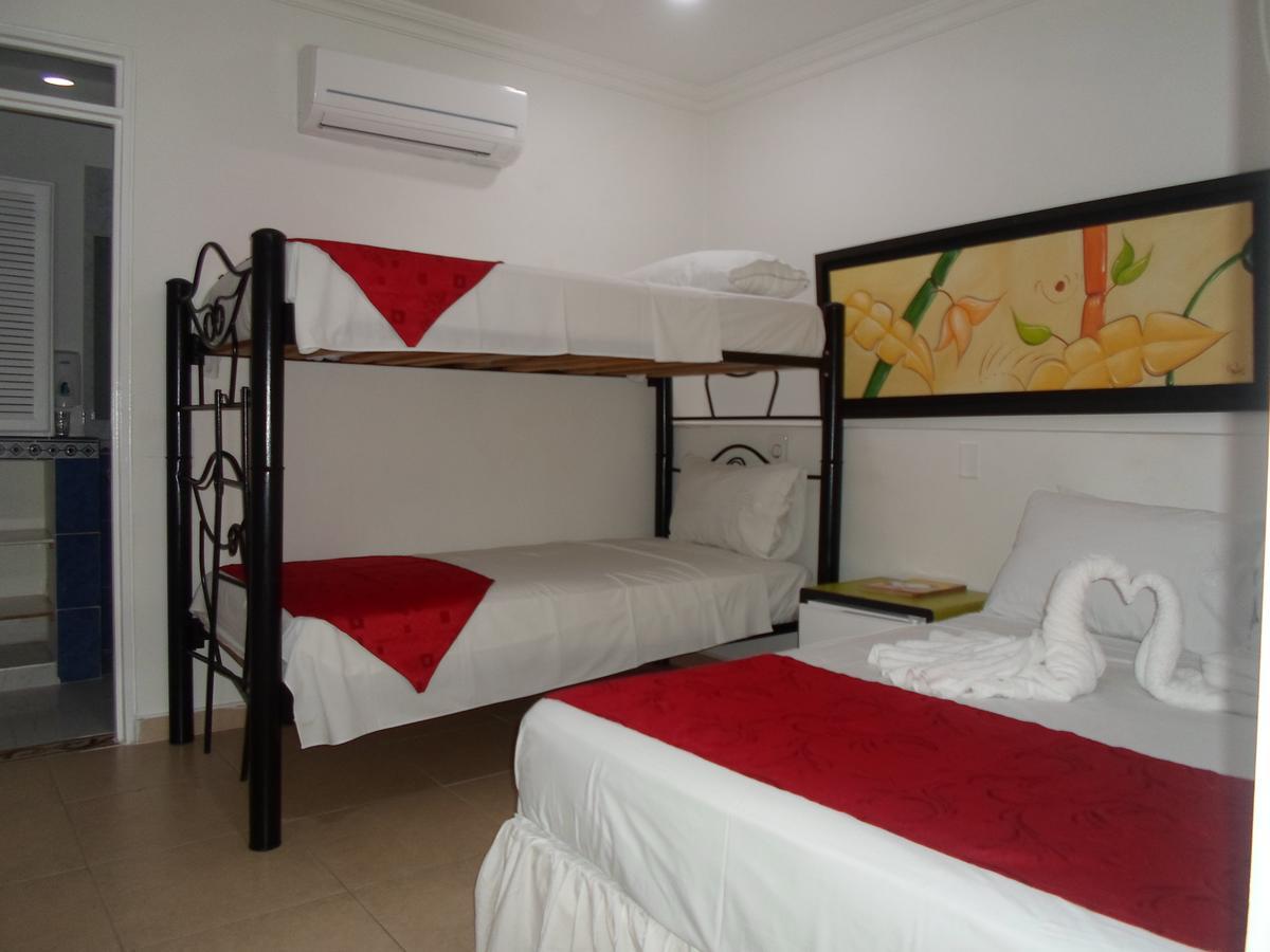 Hotel Zamba Хирардот Екстериор снимка